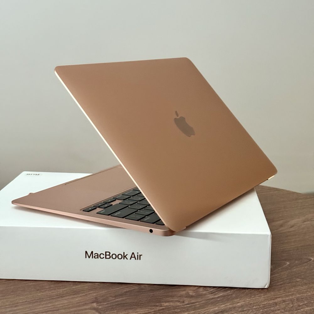 MacBoock Air M1 chip 8/256GB Gold