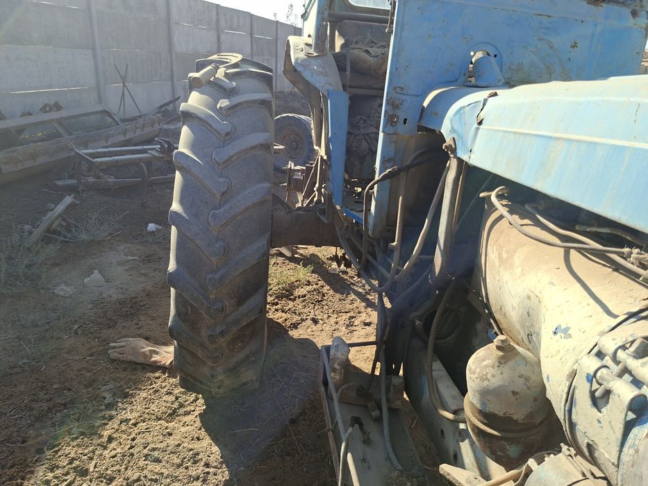 Т28 комплект сотилади, акамлятор стартера бор, юриб турган техника