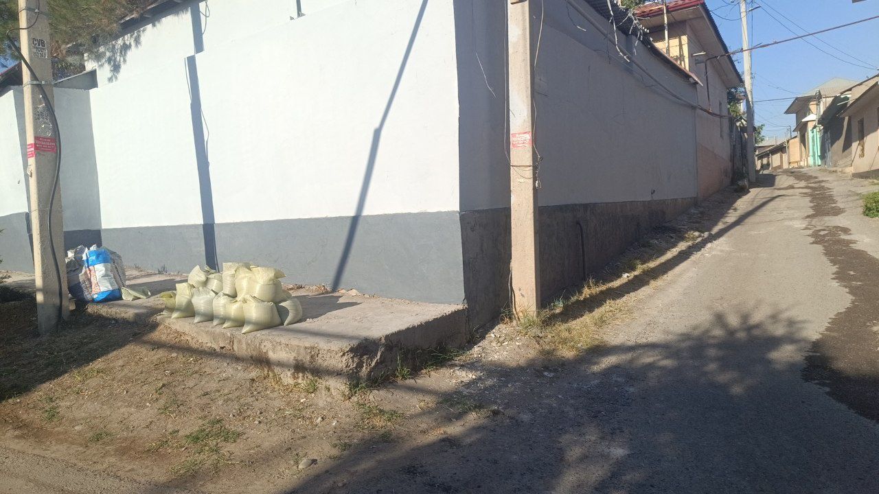 Продаётся дом 2 соток Парвоз Учкахраман  Дендропарк Ункурган