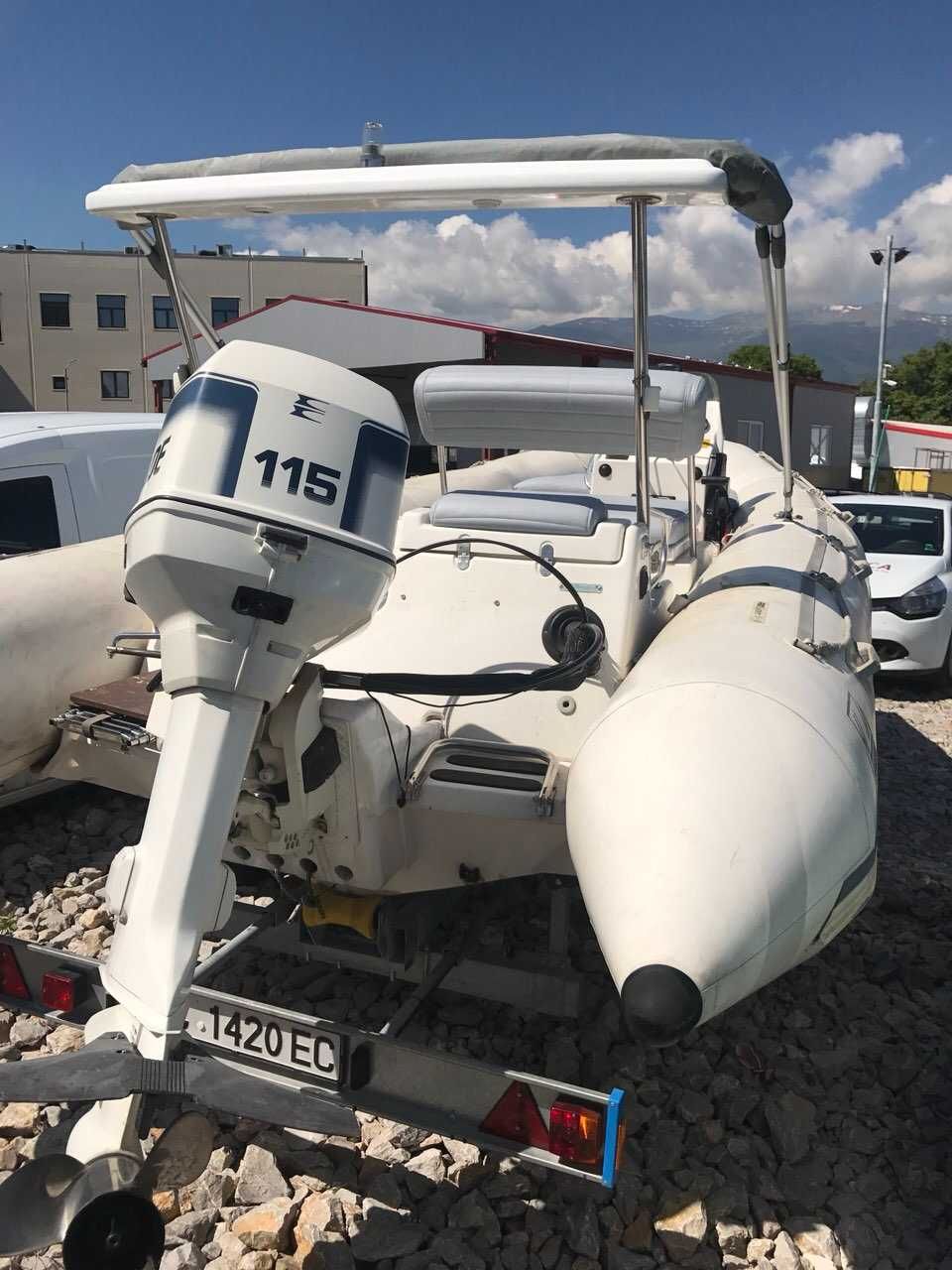 Лодка РИБ Zodiac Yachtline 5.95 m /115 к.с Evinrude