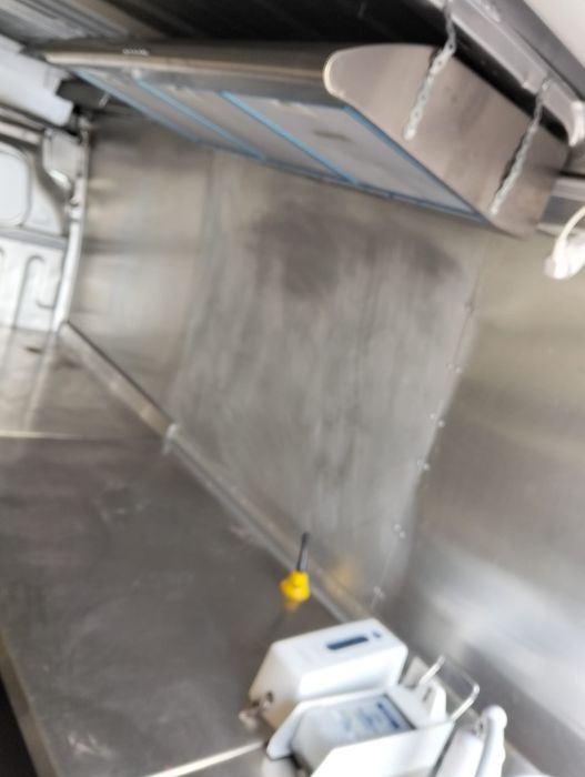 Vând food truck mobil