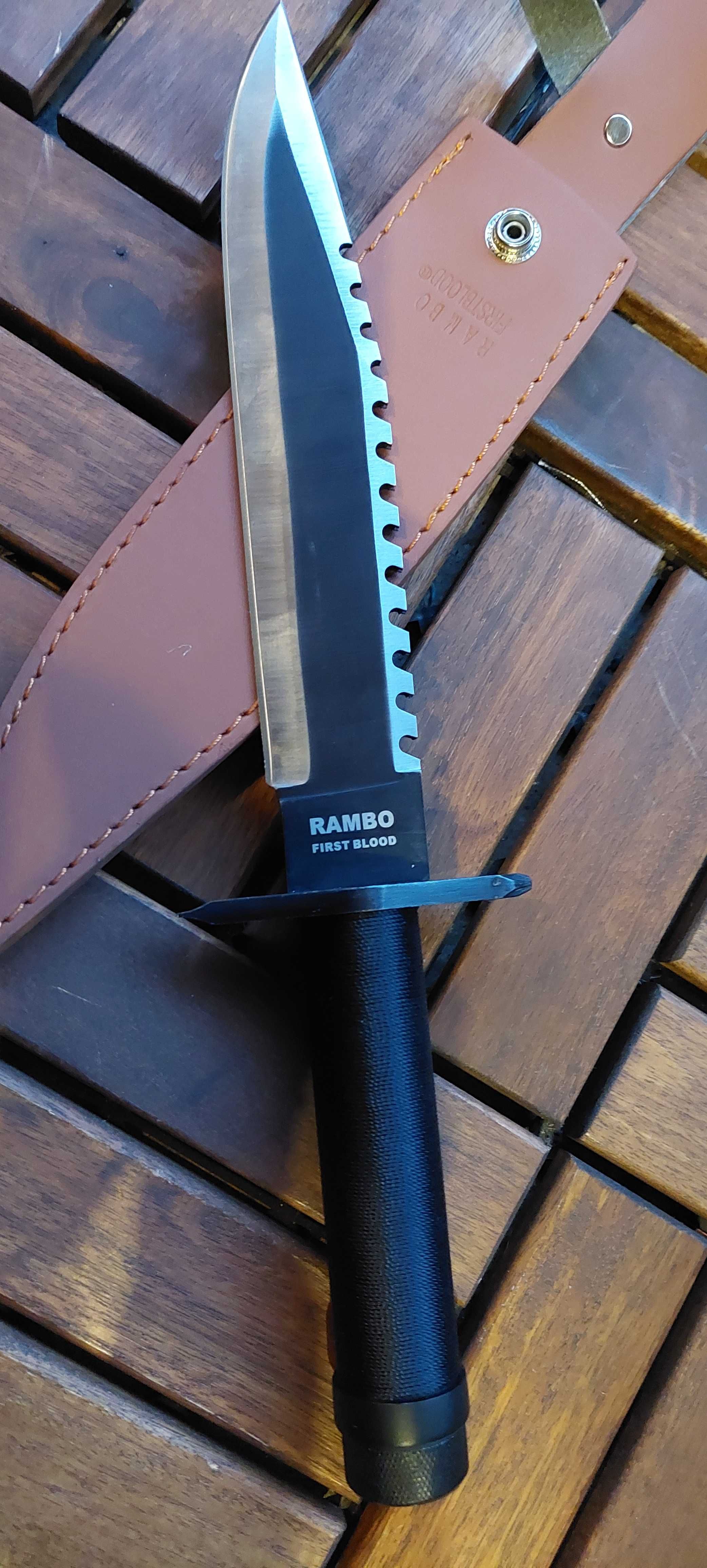 Нож Rambo с кожен калъф