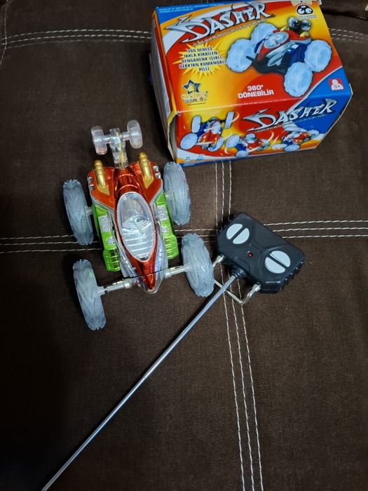 Машинка на пульте! В отличном состоянии