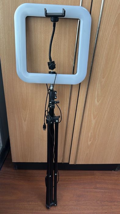 Пролам штатиф с лампой