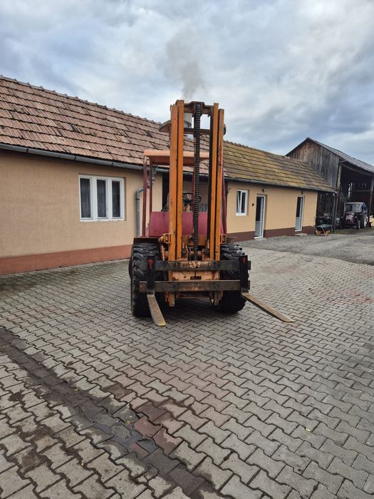 Stivuitor de teren accidentat marca fendt