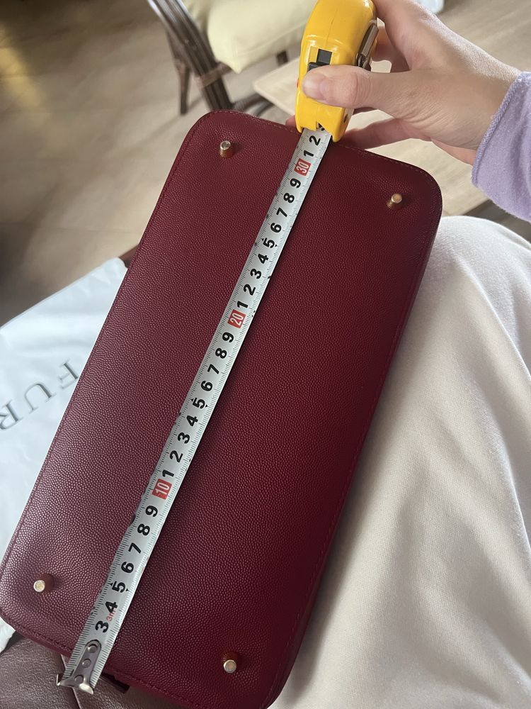 Чанта Furla от естествена кожа в бордо