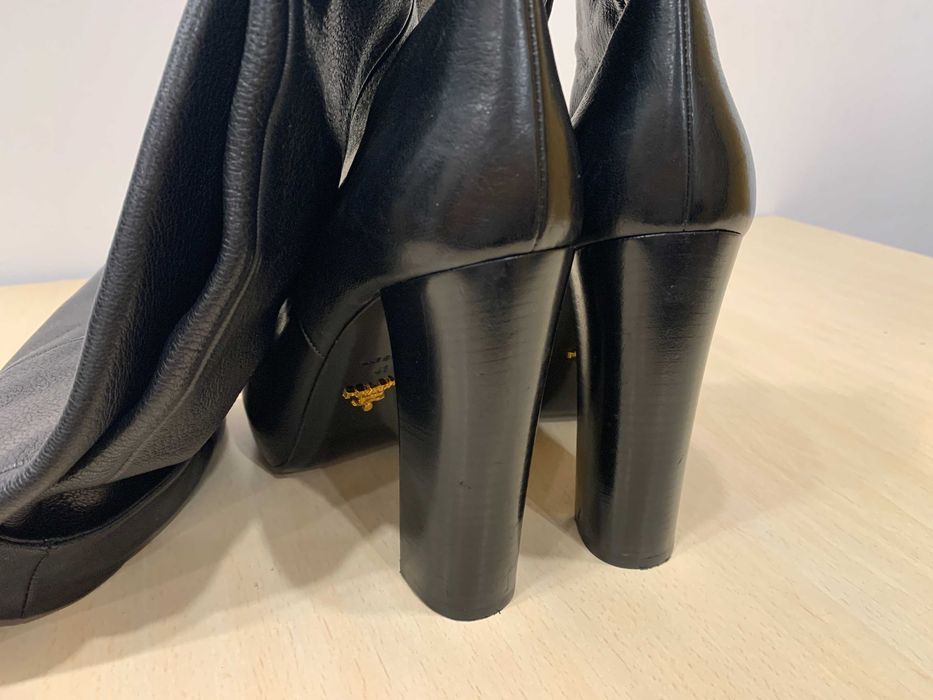 Cizme Prada din piele cu platforma ascunsa EU 41