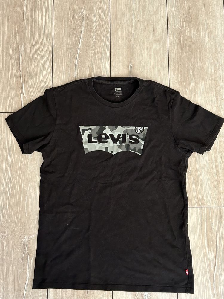 Levi’s тениска произведена в Ел Салвадор