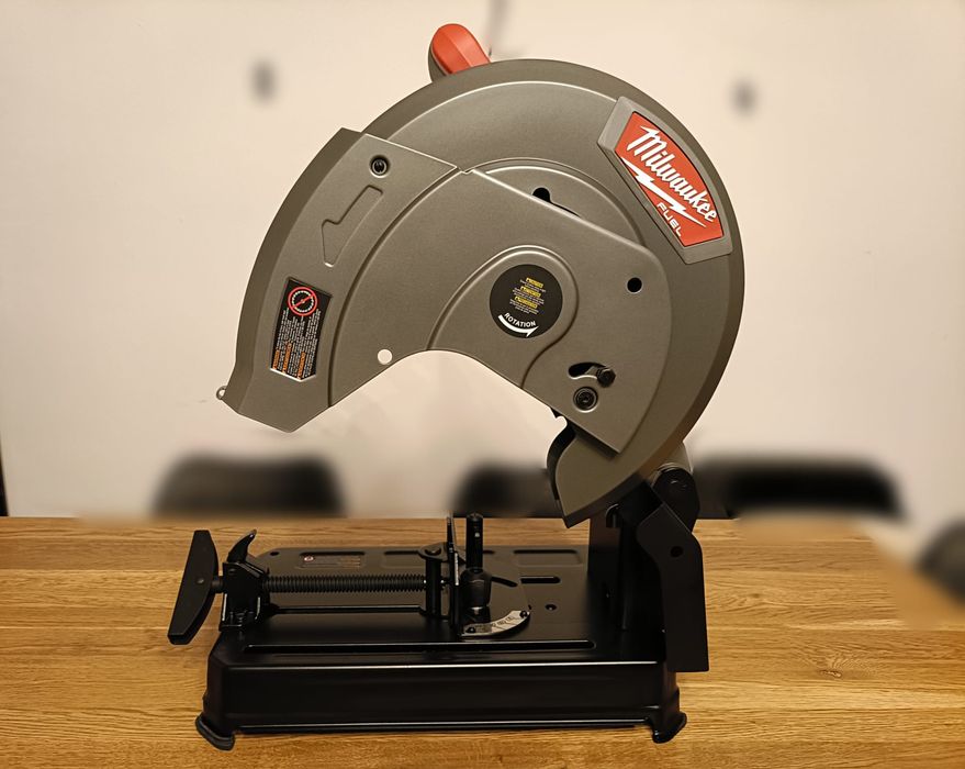 Masina fierastrau metal cu acumulator Milwaukee m18