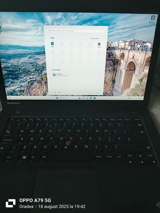 Vand foarte urgent laptop