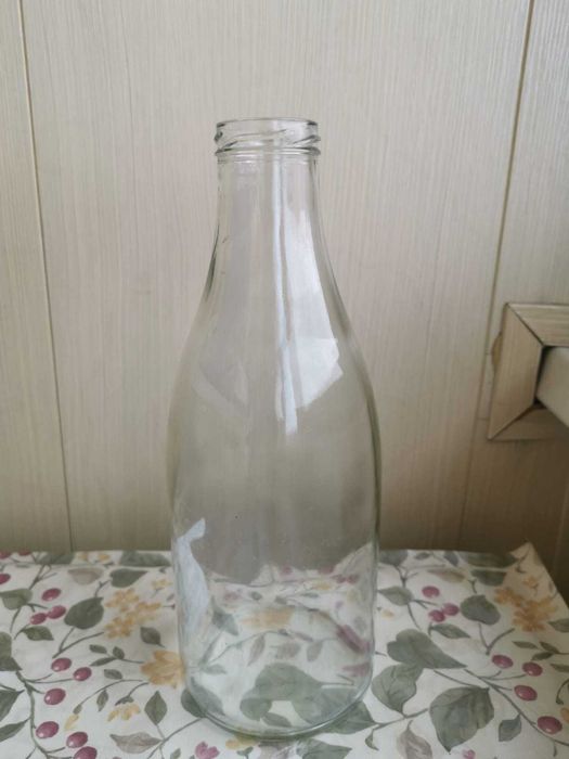 Продам бутылки с закручивающей крышкой
