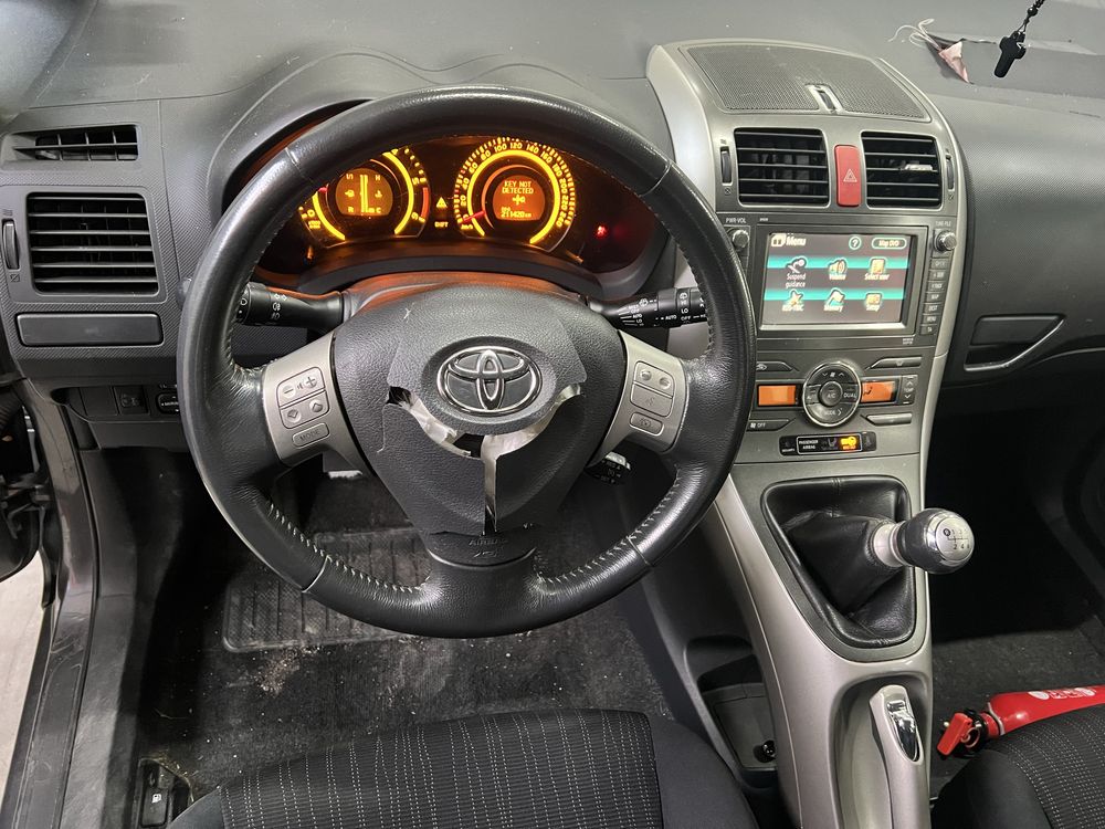 Toyota Auris Тойота Аурис 2.0 D4D 126кс