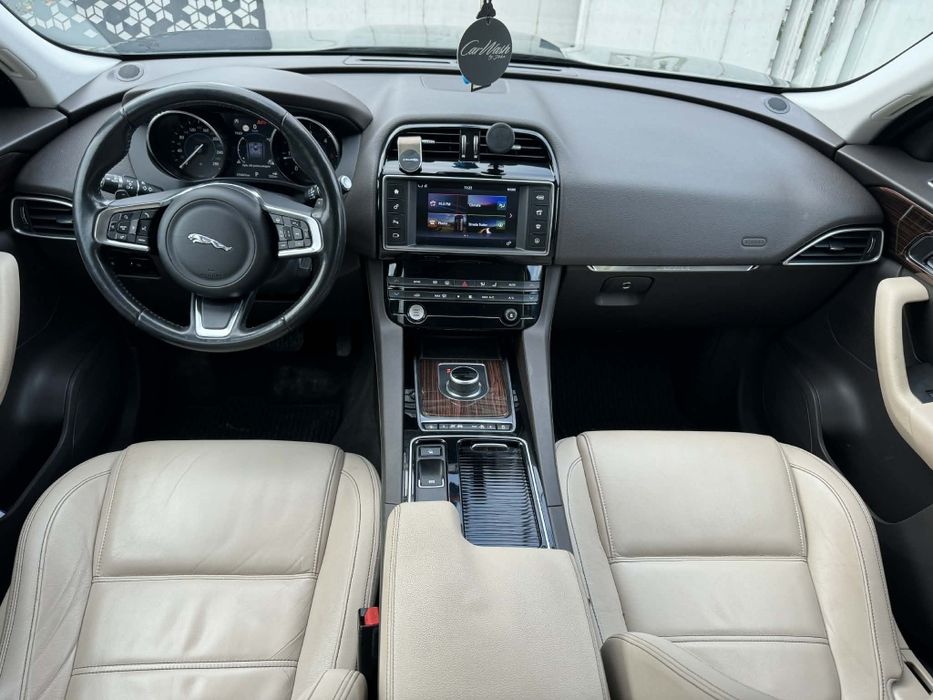 Vand Jaguar F-Pace 25Prestige AWD automat 2018