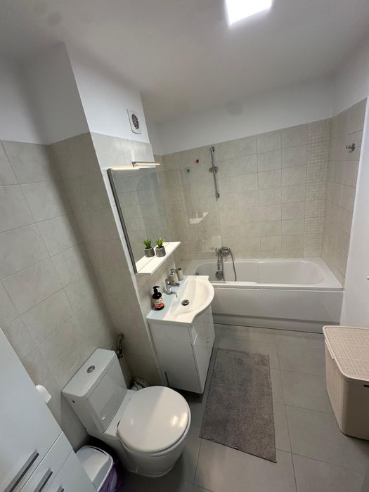 Proprietar închiriez ap 2 camere, metrou Gorjului, loc de parcare