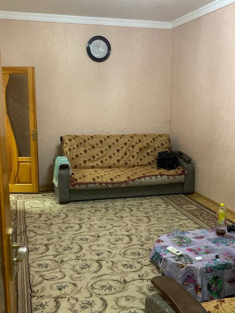 Arenda kvartira chilonzor 19 kvartal 2/4/4 oilaga va qizlaga beriladi