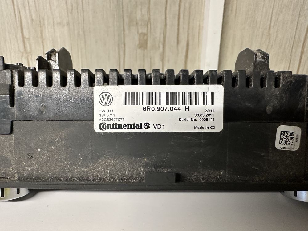 6R0 907 044 H , управление климатроник за VW Polo 6R