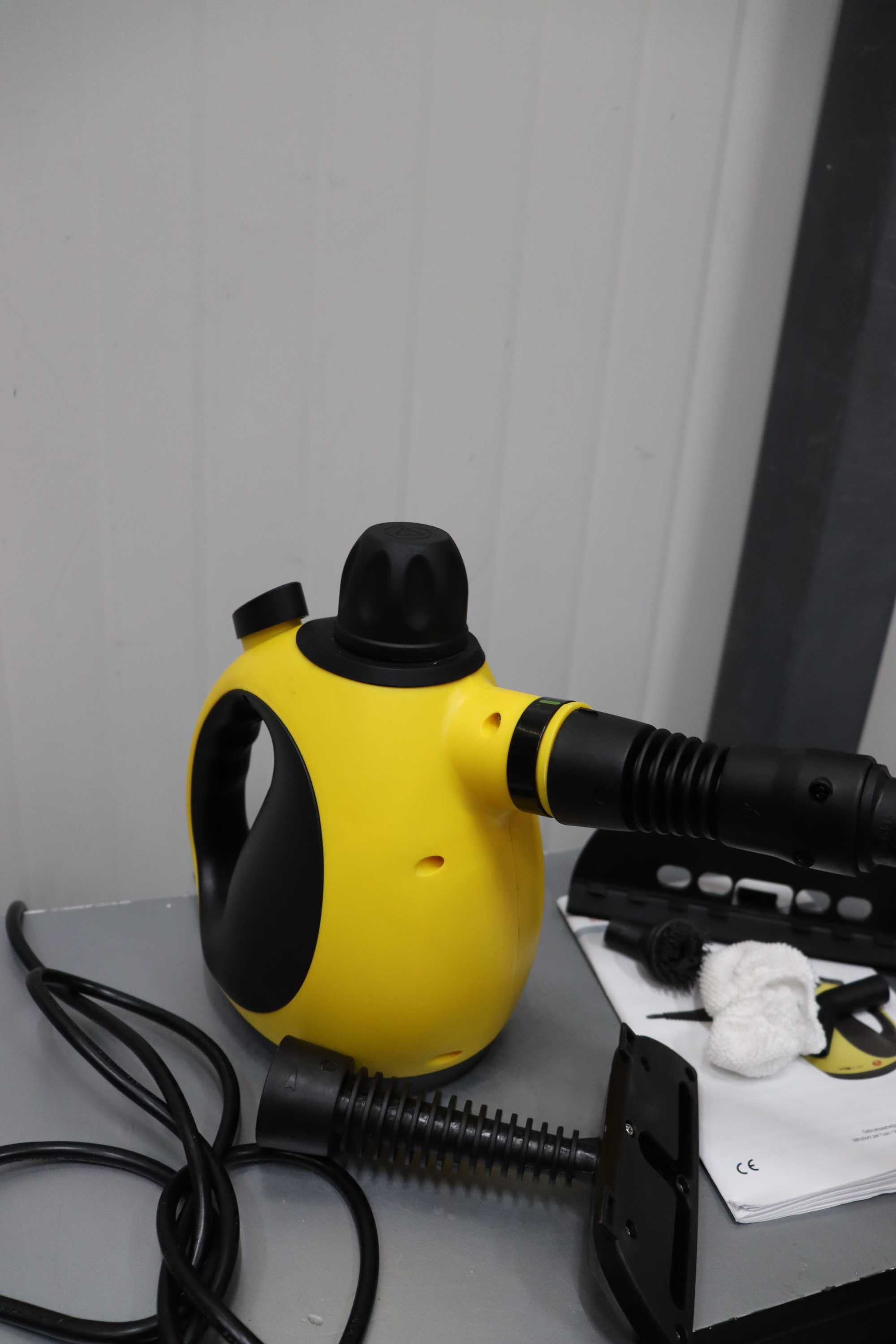 Парочистачка Clatronic DR 3653, 250мл, 3.5 бара, 1050W, Черен / Жълт