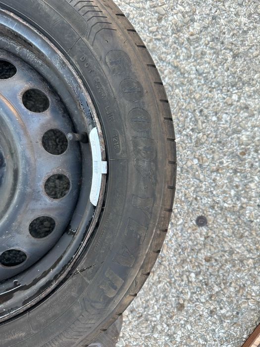 2бр. летни гуми 215/60/16 - Goodyear