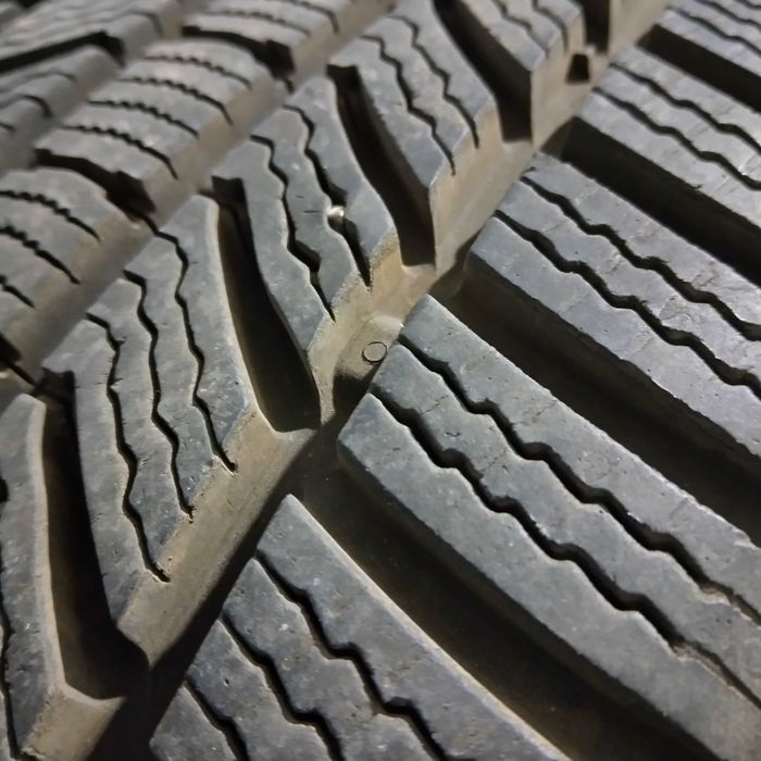 Зимни гуми continental  215 55 17