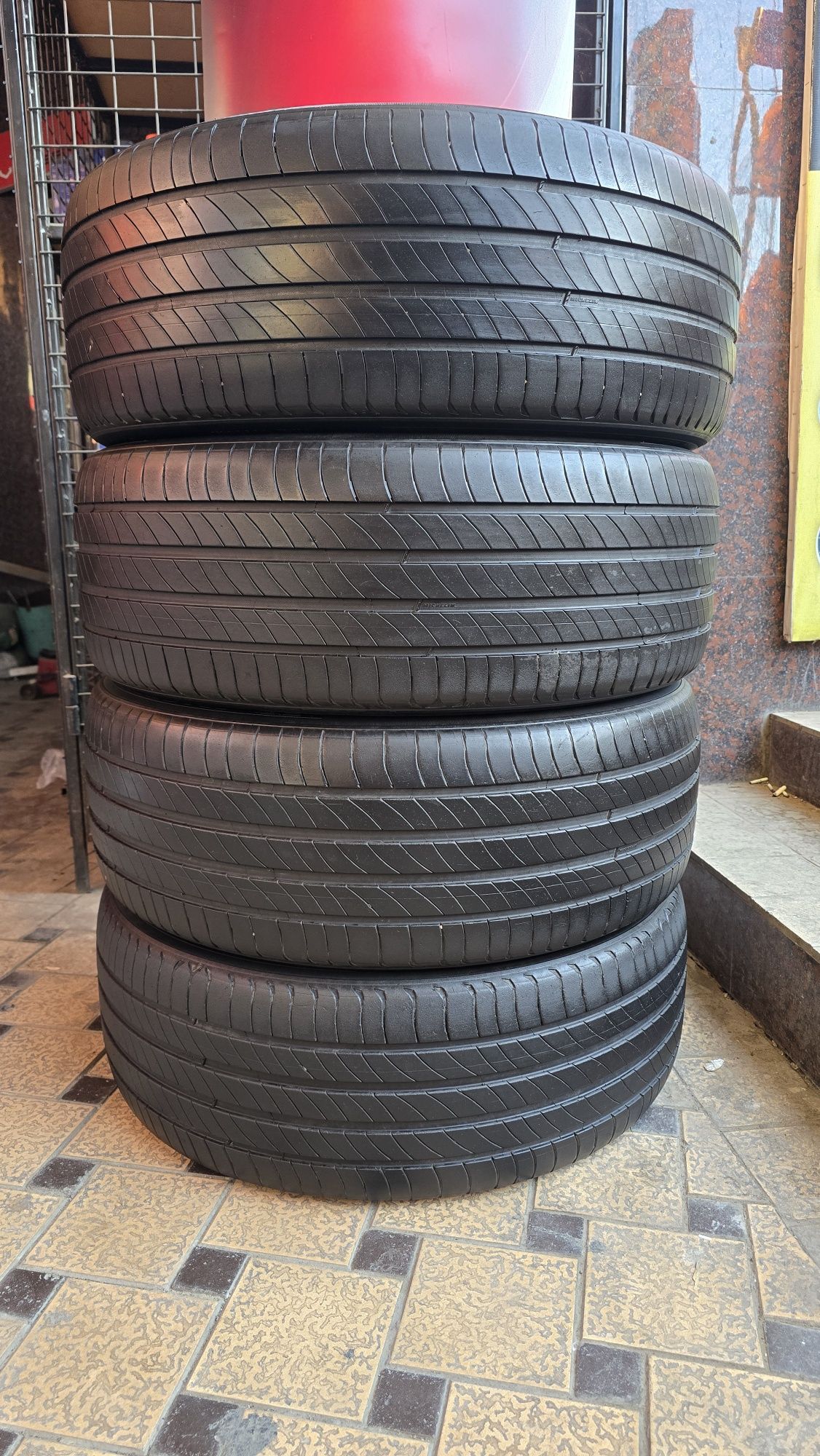 235/55/R19 Michelin primacy⁴
