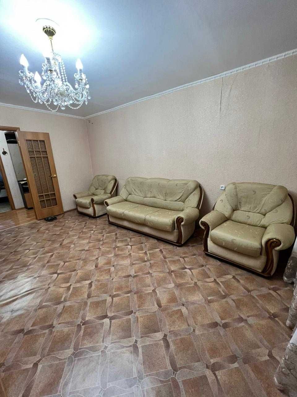 Продается 3 комнатная квартира  в мкр Центральный .