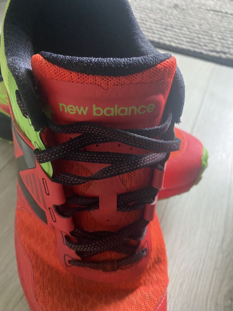 Adidasi new balance 44
