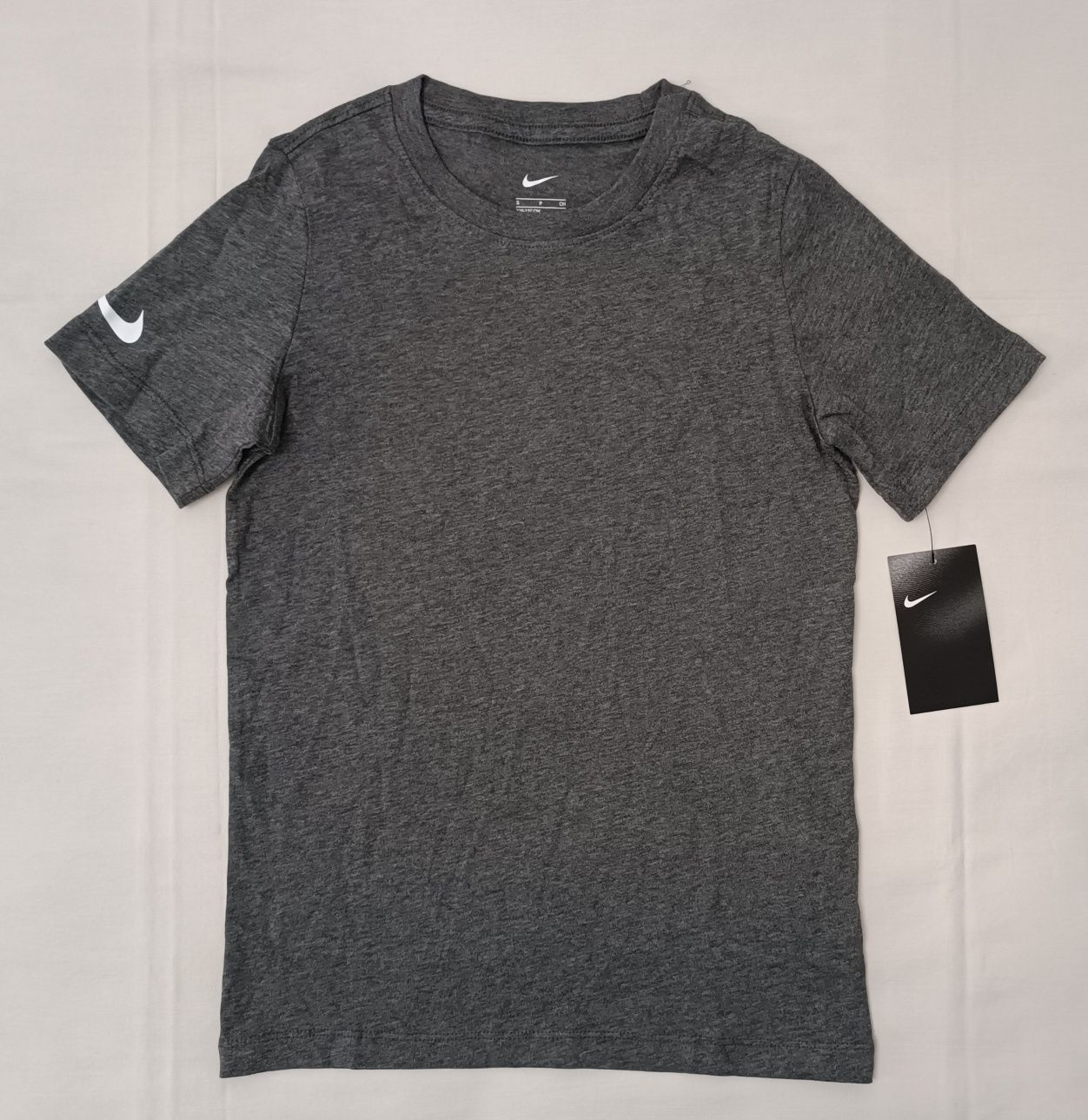 Nike Sportswear Tee оригинална тениска ръст 122-128см Найк