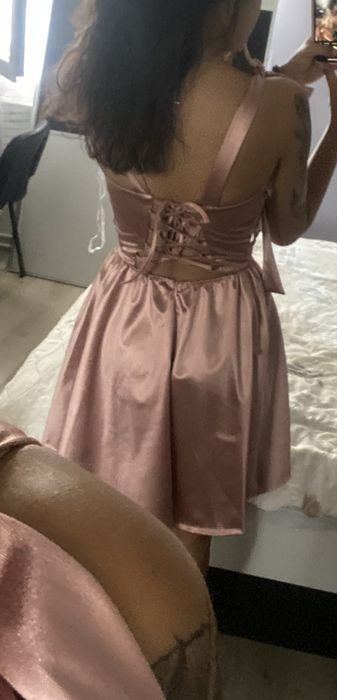 Нежна рокля зя повод