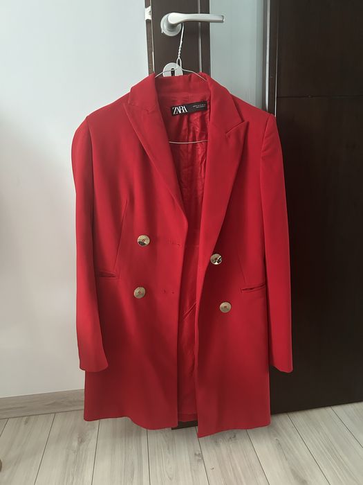Palton Zara rosu