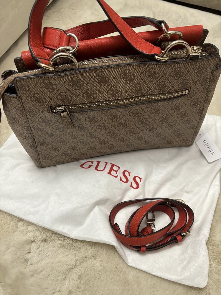 Чанта Guess