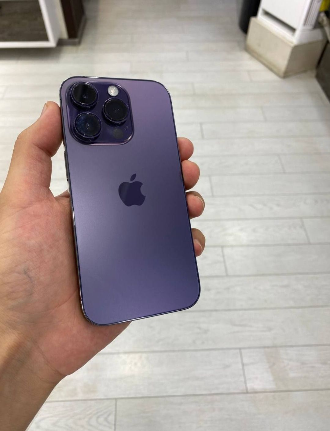 Iphone 14 pro purple