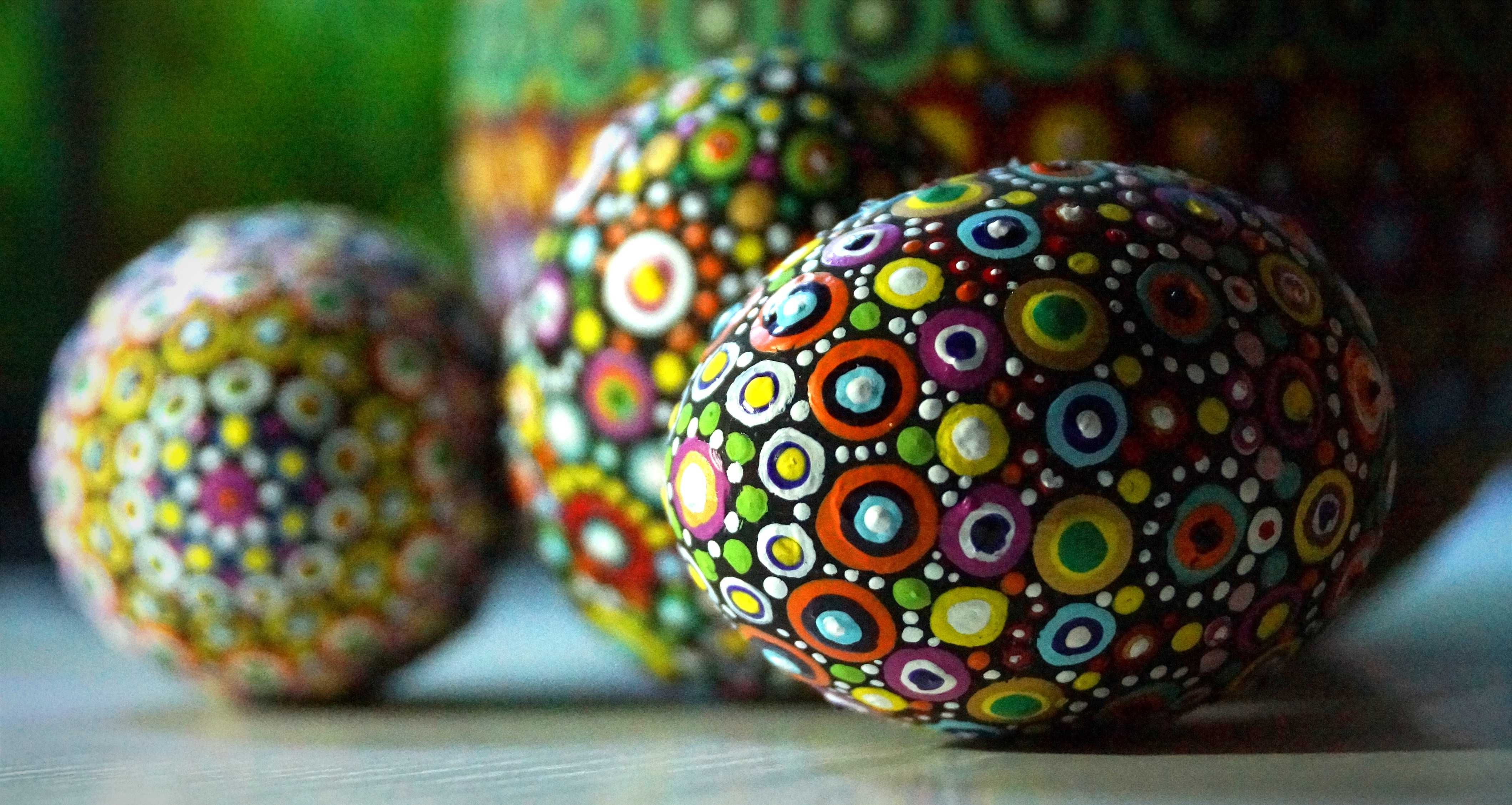 Ръчно рисувани кухи пластмасови яйца