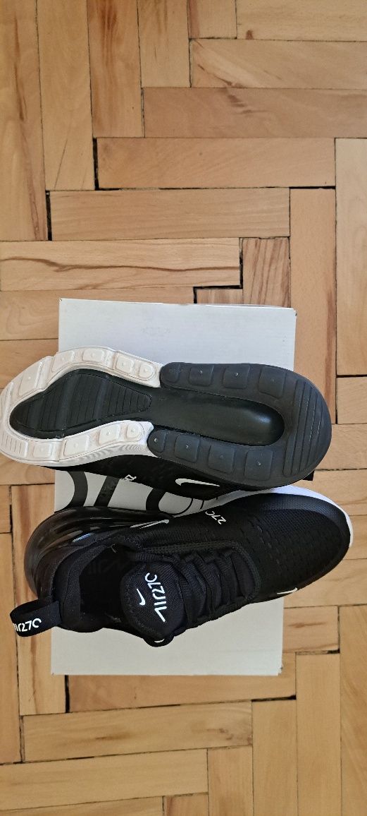 Дамски обувки AIR MAX 270