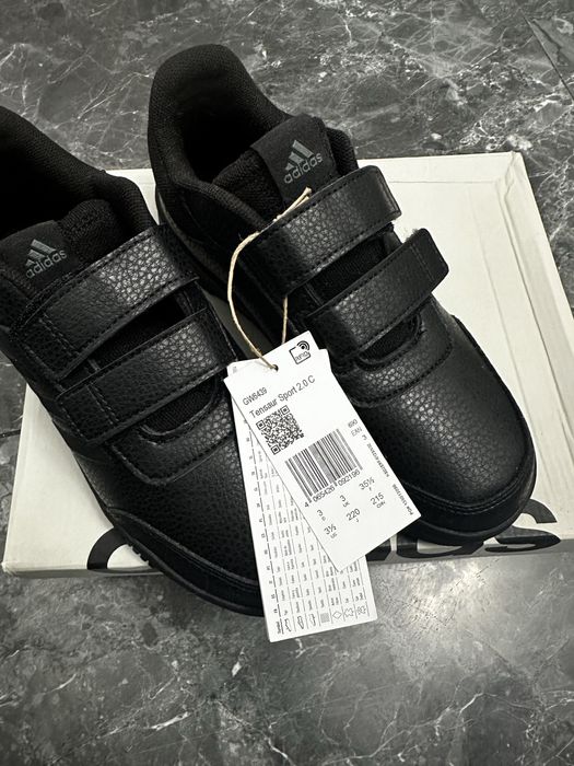 Ново Adidas детски маратонки 35 номер