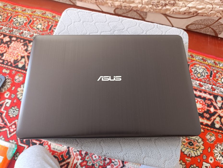 Брэндовый ноутбук Asus. N4200/Nvidia 810M 2Gb/DDR3 8Gb/SSD/HDD