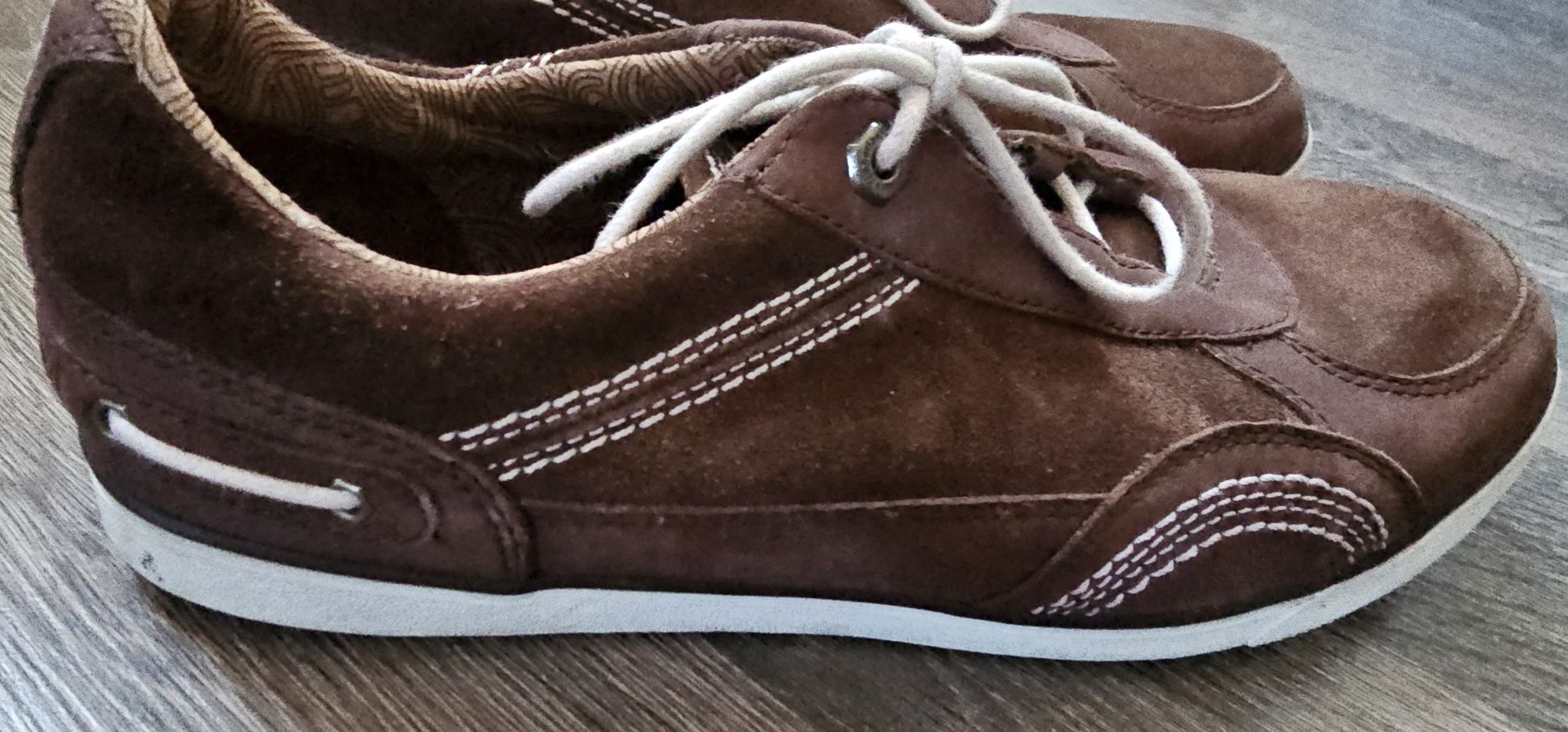 Massimo Dutti  ,  Timberland, Adidas, Converse