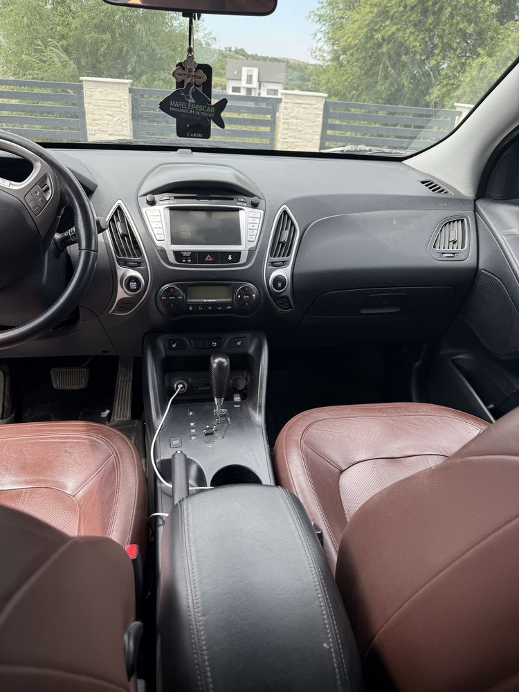 Vand hyundai ix35 ,  4x4 , cutie automata