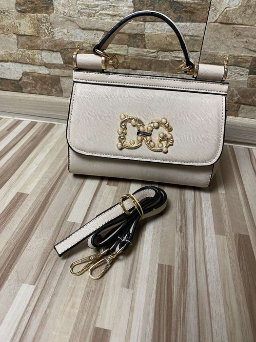 Малка дамска чанта...Долче и Габана!