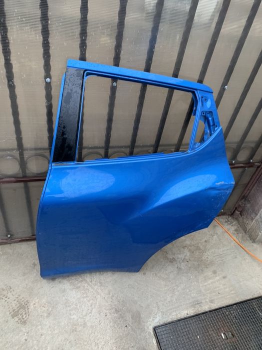 Usa spate Nissan Juke