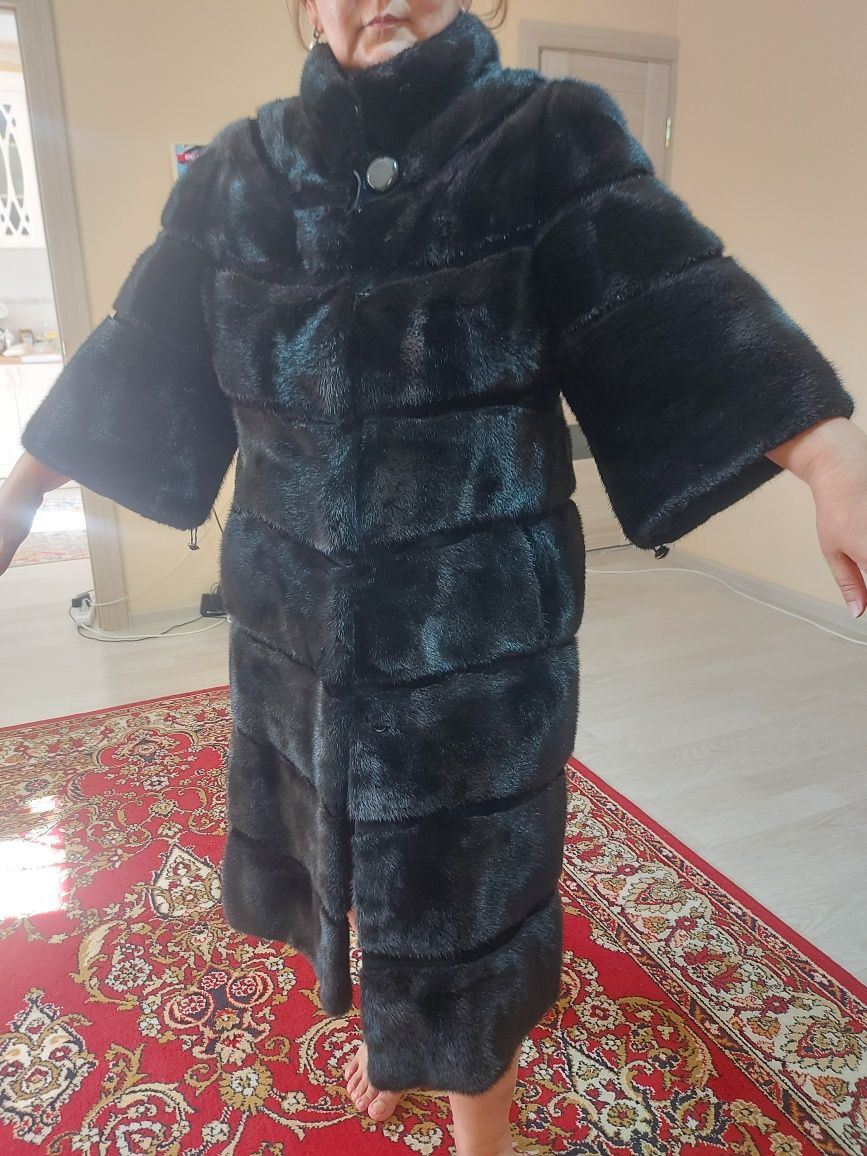 Шубы норкавые в отличном состояний