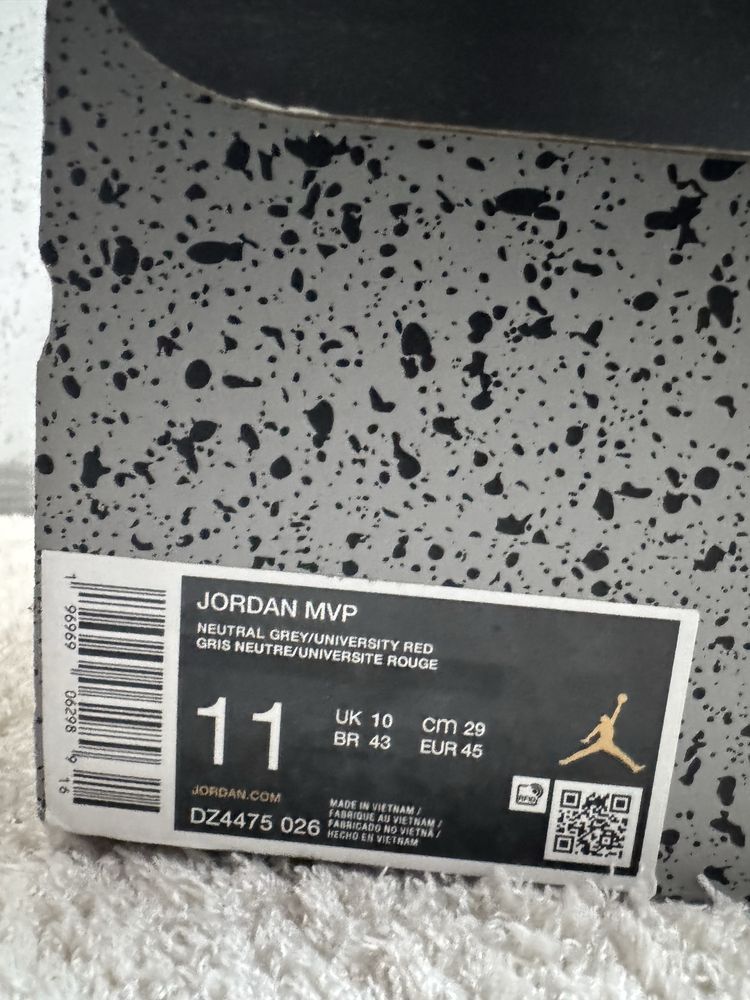Jordan MVP neutral grey
