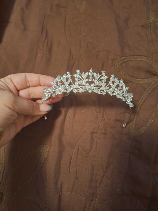 Vand accesorii mireasa
