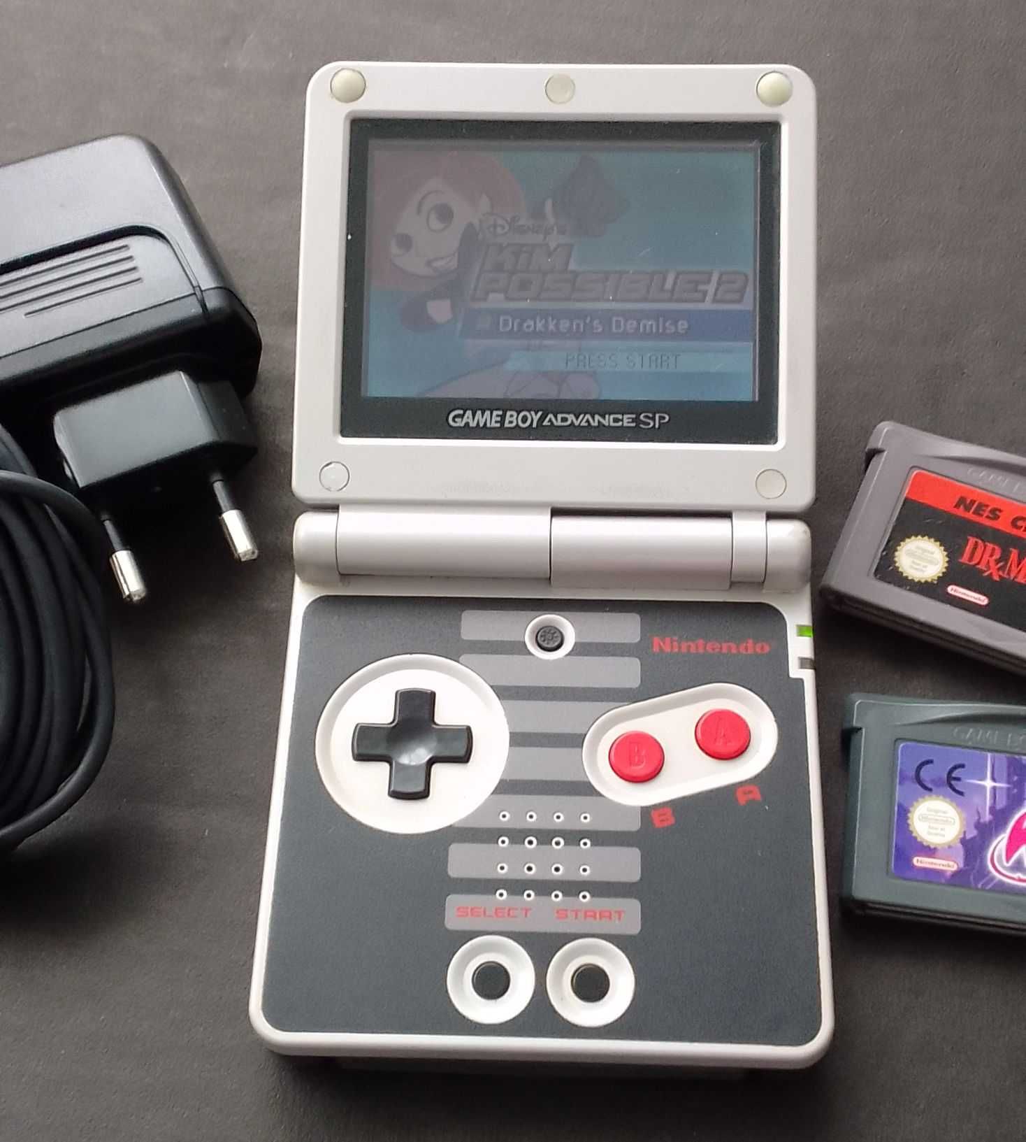 Consolla Nintendo game boy advance sp cu jocuri mario nes