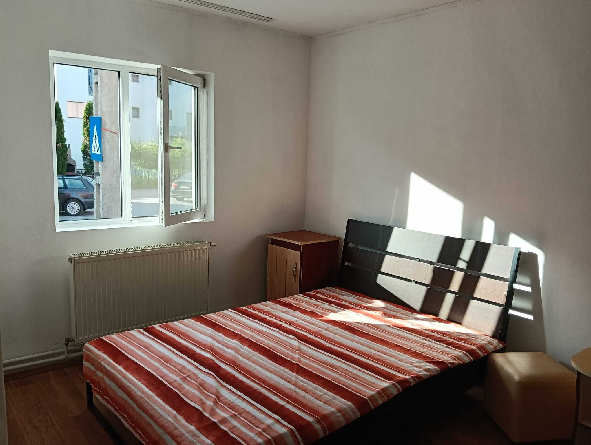 Inchiriez apartament cu 1 cam buc baie 30 mp zona spital weekend WIBE