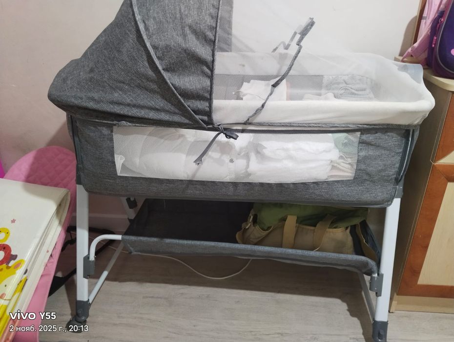 Детский мебель:манеж-кровать, ходунок,стул