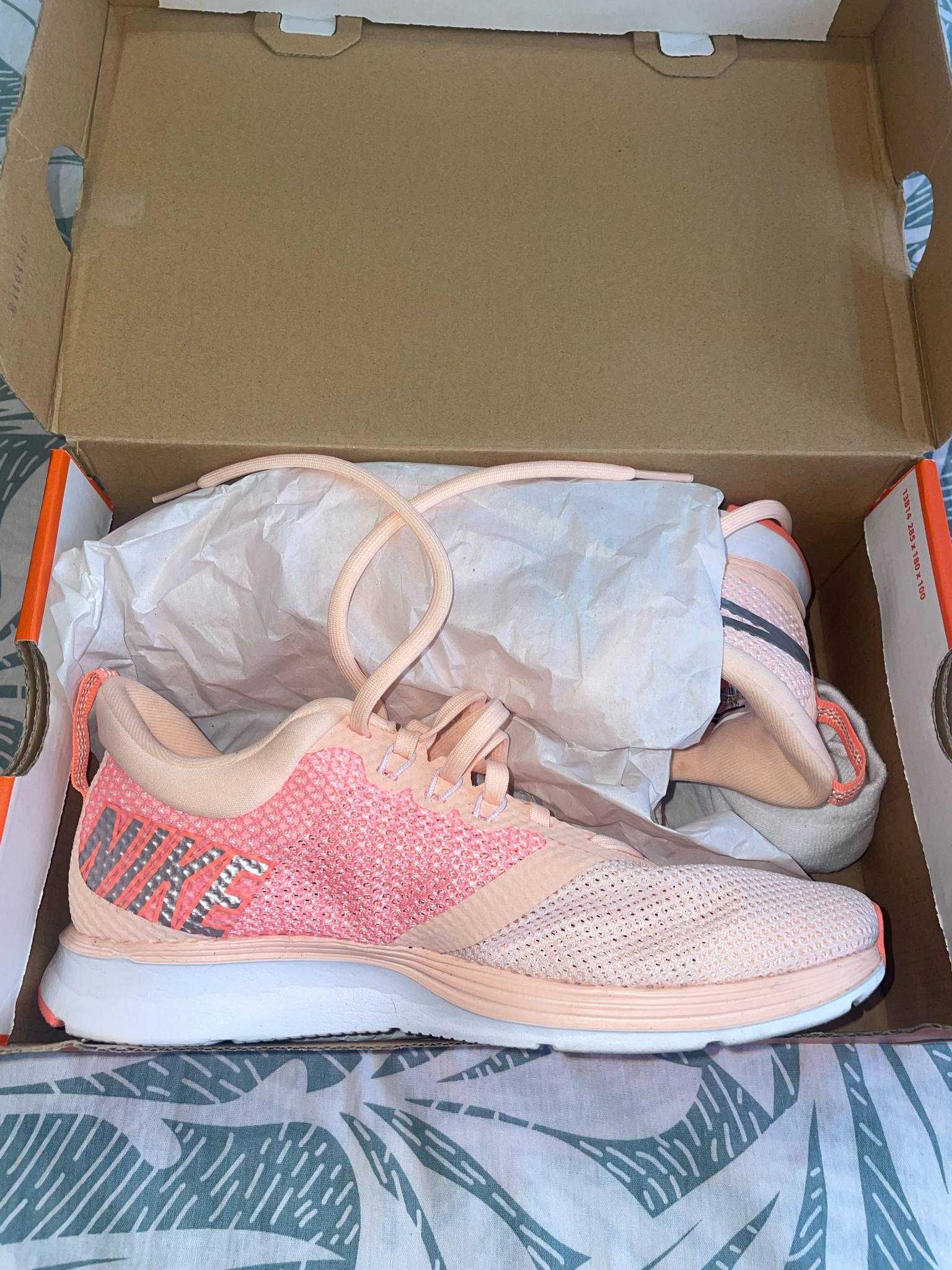 Nike Дамски маратонки