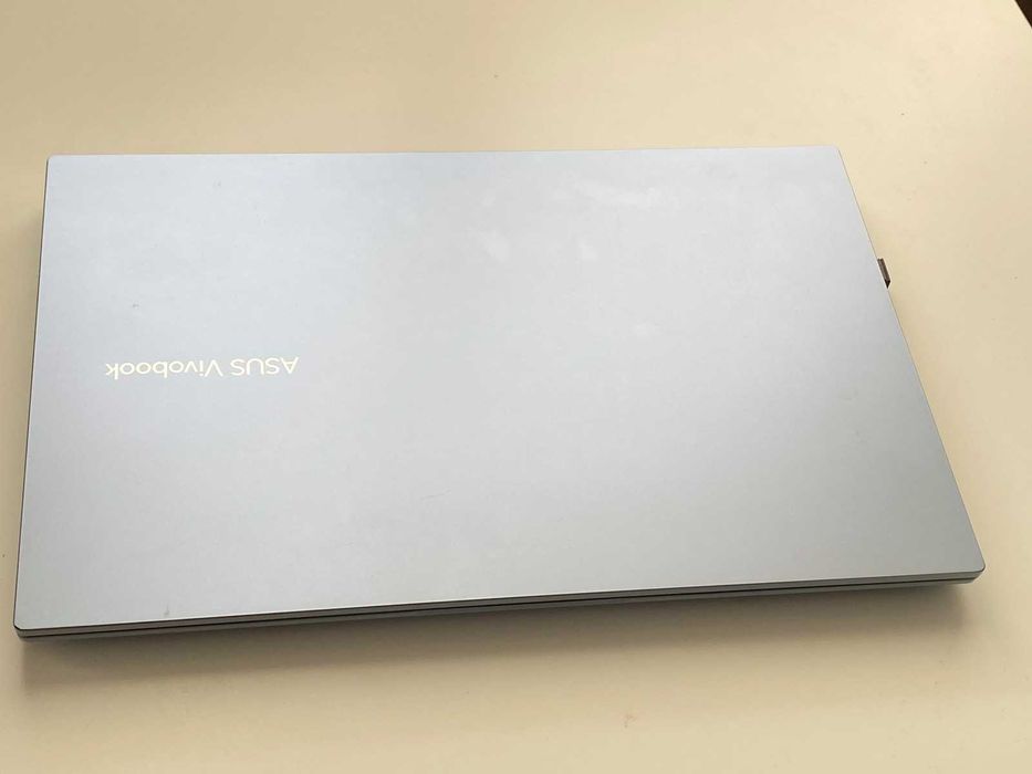 Продавам лаптоп ASUS VIvobook