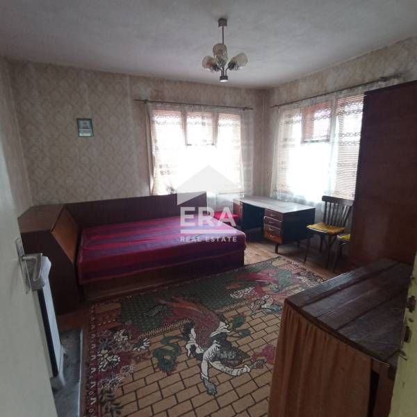 ЕРА Фаворит продава къща с двор в с. Дружево