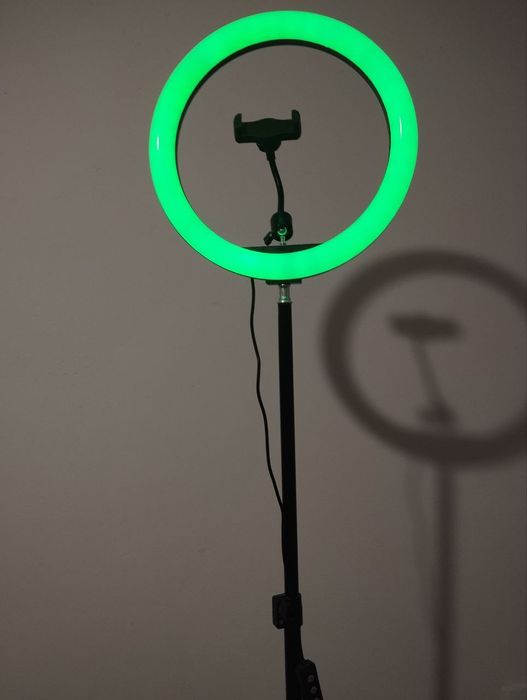 Штатив с лампой.