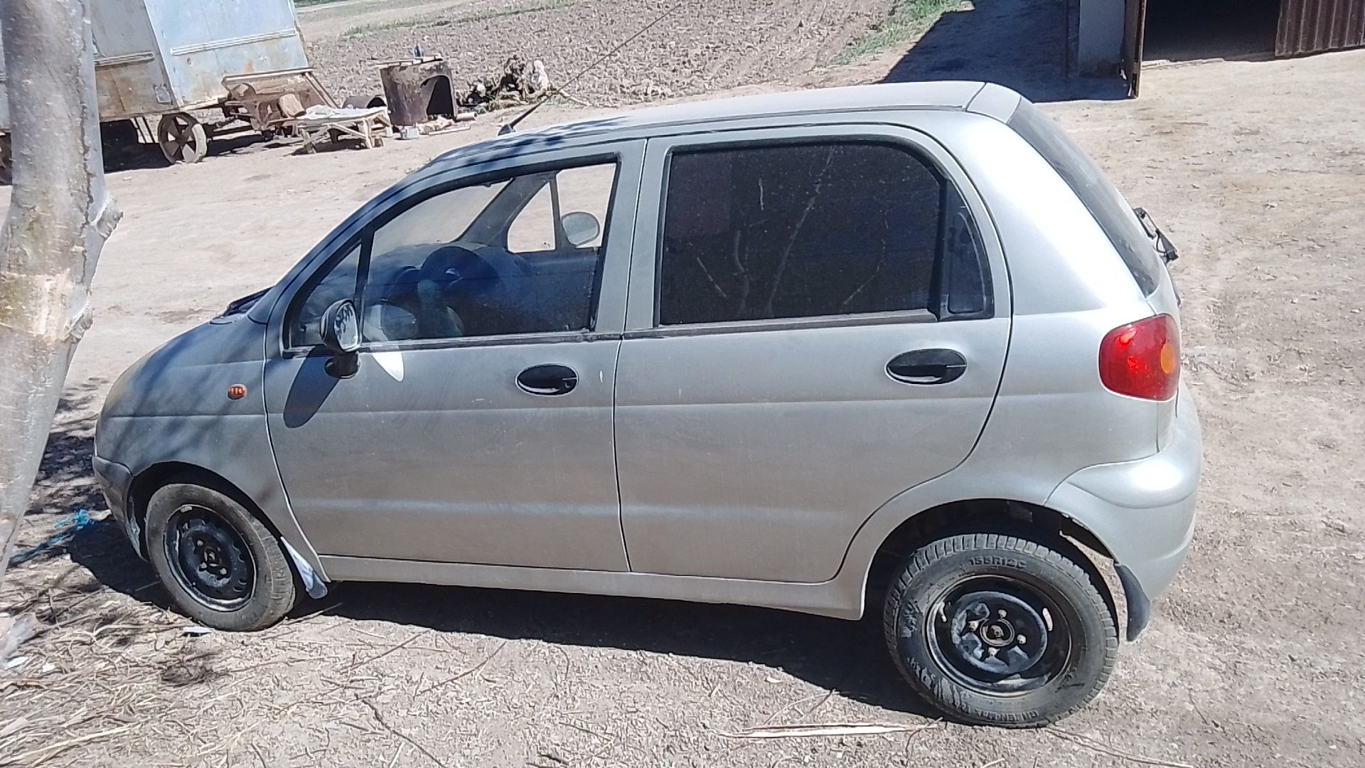 Matiz 2006 yil ishlab chiqarilgan. 180.000 km yurgan.